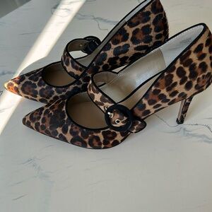 Ann Taylor animal print high heel pump wheel for size 38. Only used ones.
